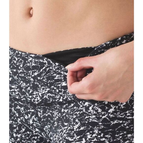 LULULEMON ATHLETICA Wunder Under Crop III (21') In Iced Wave White Black Size 6 - Picture 3 of 6